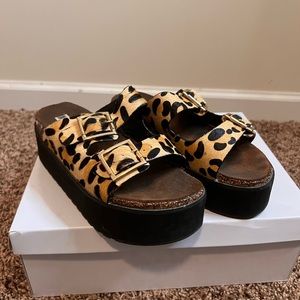 Steve Madden flatform sandals